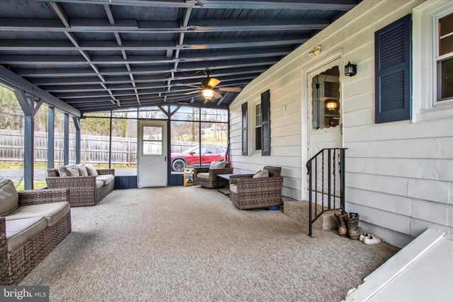 121 OLD STATE RD, Reading, PA 19606