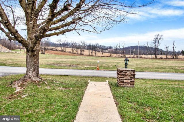 121 OLD STATE RD, Reading, PA 19606