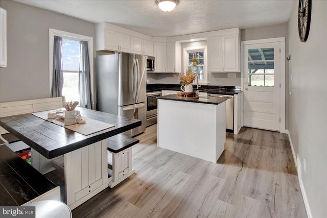 121 OLD STATE RD, Reading, PA 19606