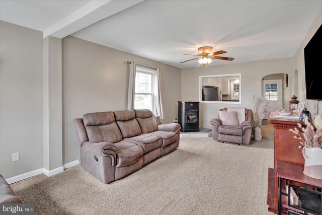 121 OLD STATE RD, Reading, PA 19606