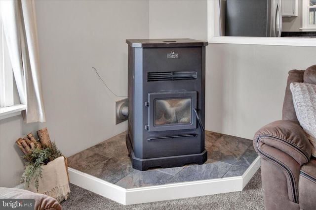 121 OLD STATE RD, Reading, PA 19606