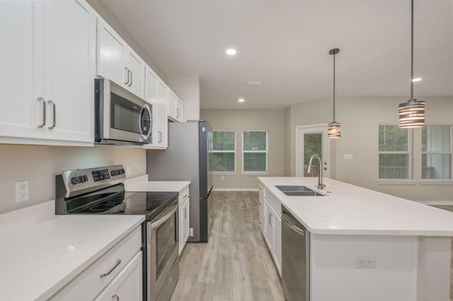 6737 Sarah Ann Way, Laurel Hill, FL 32567