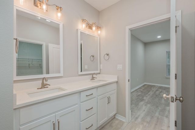 6737 Sarah Ann Way, Laurel Hill, FL 32567