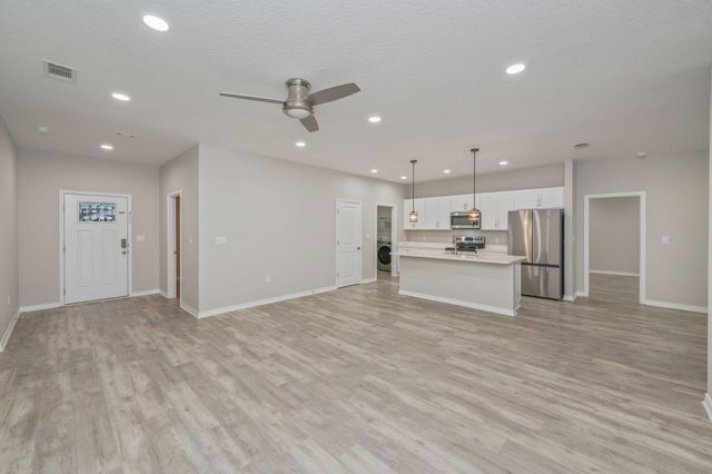 6737 Sarah Ann Way, Laurel Hill, FL 32567