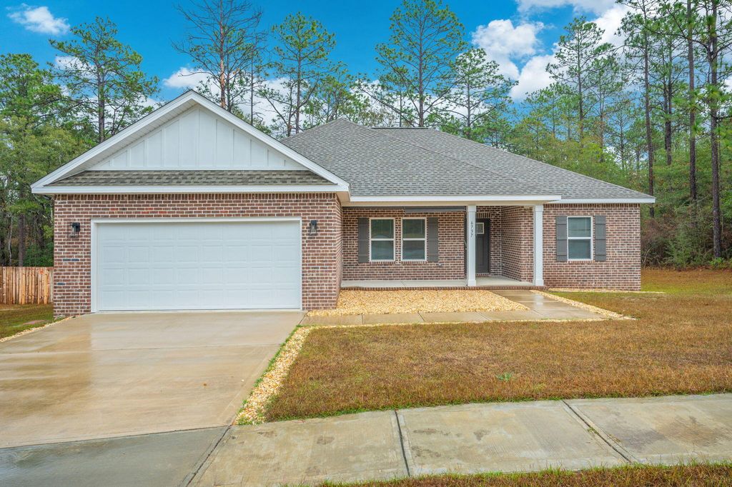 6737 Sarah Ann Way, Laurel Hill, FL 32567