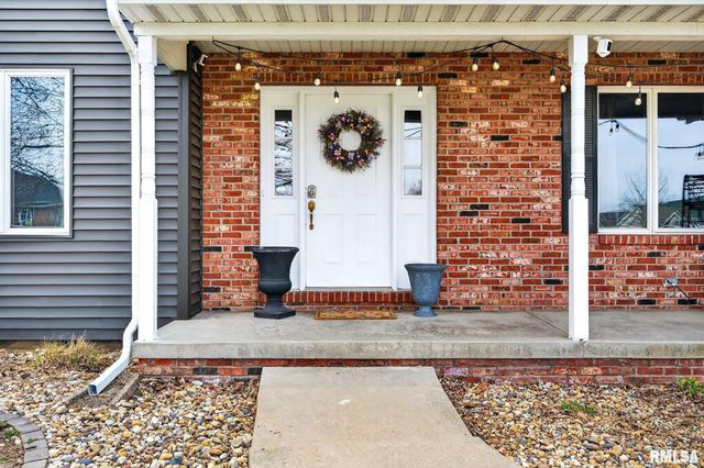 112 HEATHERVIEW Drive, East Peoria, IL 61611