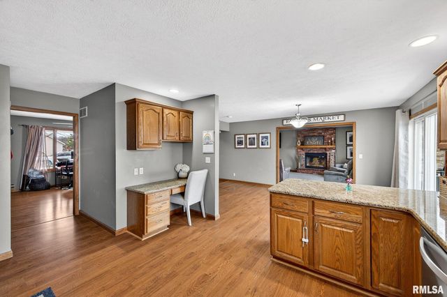 112 HEATHERVIEW Drive, East Peoria, IL 61611