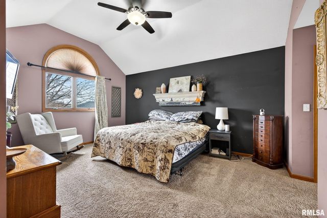 112 HEATHERVIEW Drive, East Peoria, IL 61611