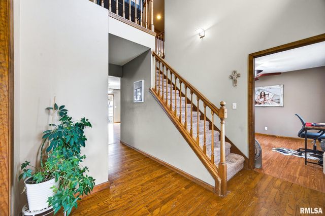 112 HEATHERVIEW Drive, East Peoria, IL 61611