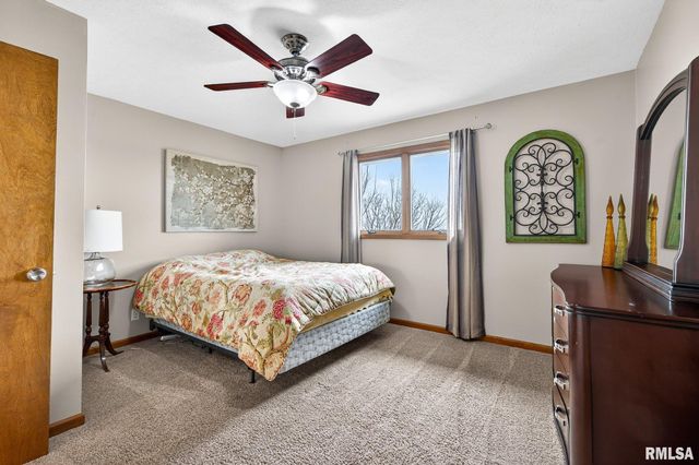 112 HEATHERVIEW Drive, East Peoria, IL 61611