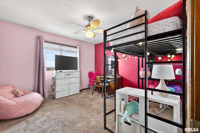 112 HEATHERVIEW Drive, East Peoria, IL 61611