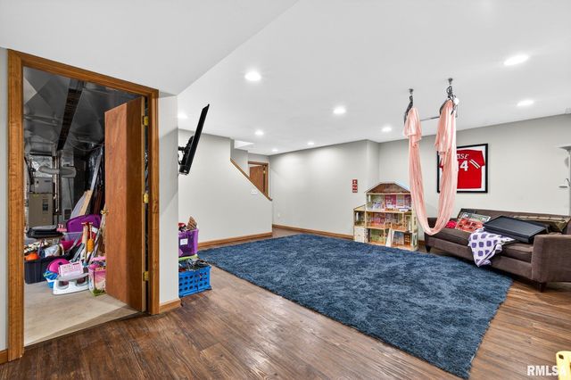 112 HEATHERVIEW Drive, East Peoria, IL 61611