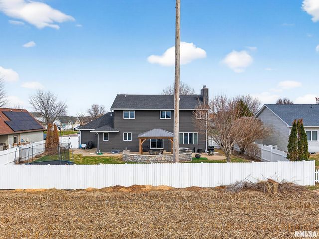 112 HEATHERVIEW Drive, East Peoria, IL 61611