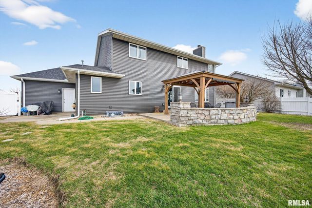 112 HEATHERVIEW Drive, East Peoria, IL 61611