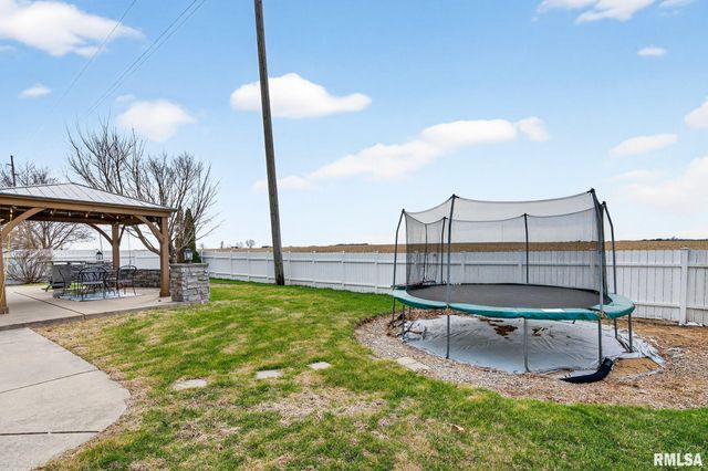 112 HEATHERVIEW Drive, East Peoria, IL 61611