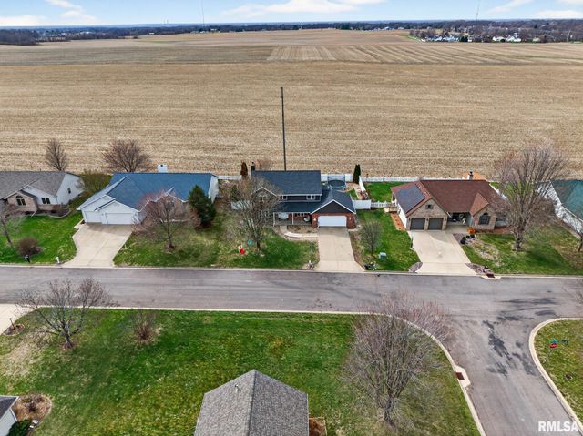 112 HEATHERVIEW Drive, East Peoria, IL 61611