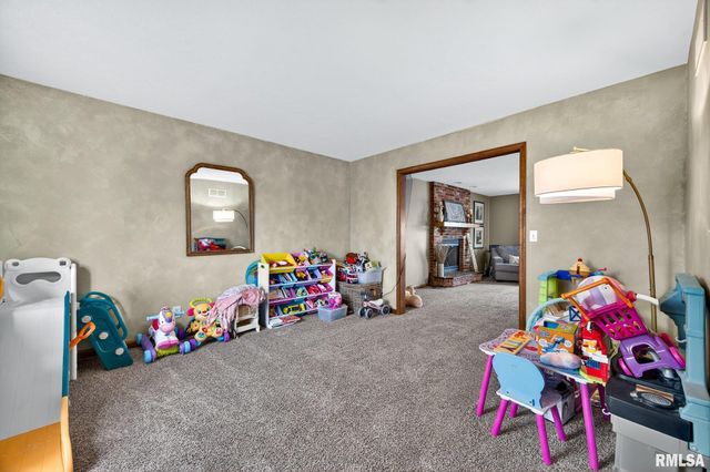 112 HEATHERVIEW Drive, East Peoria, IL 61611