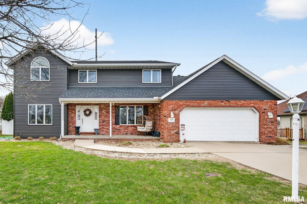 112 HEATHERVIEW Drive, East Peoria, IL 61611