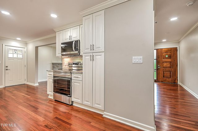 912 Colfax Avenue, Kingsport, TN 37660