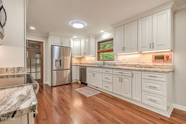912 Colfax Avenue, Kingsport, TN 37660