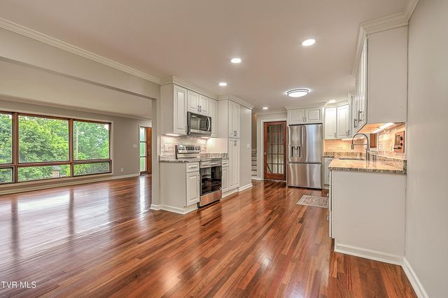 912 Colfax Avenue, Kingsport, TN 37660