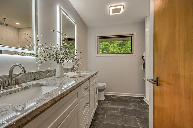 912 Colfax Avenue, Kingsport, TN 37660