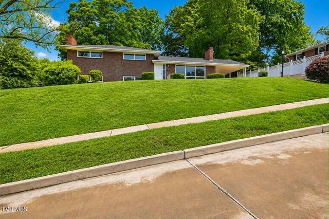 912 Colfax Avenue, Kingsport, TN 37660