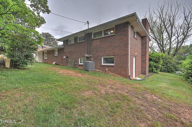 912 Colfax Avenue, Kingsport, TN 37660