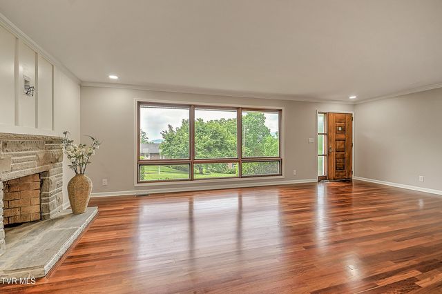 912 Colfax Avenue, Kingsport, TN 37660