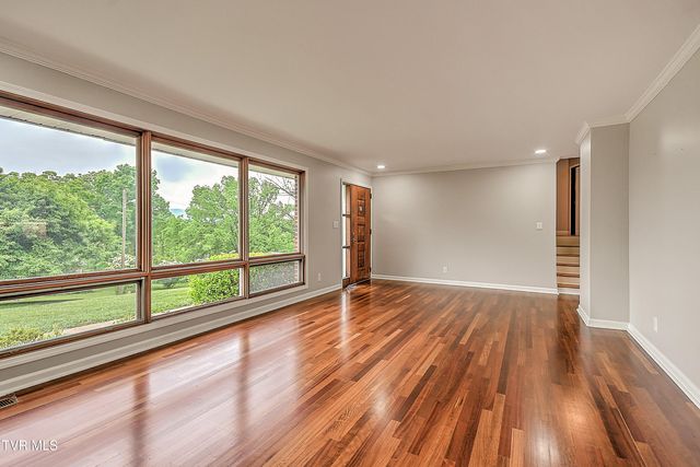 912 Colfax Avenue, Kingsport, TN 37660