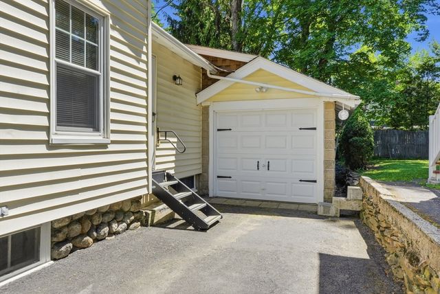 17 Tallawanda Drive, Worcester, MA 01603