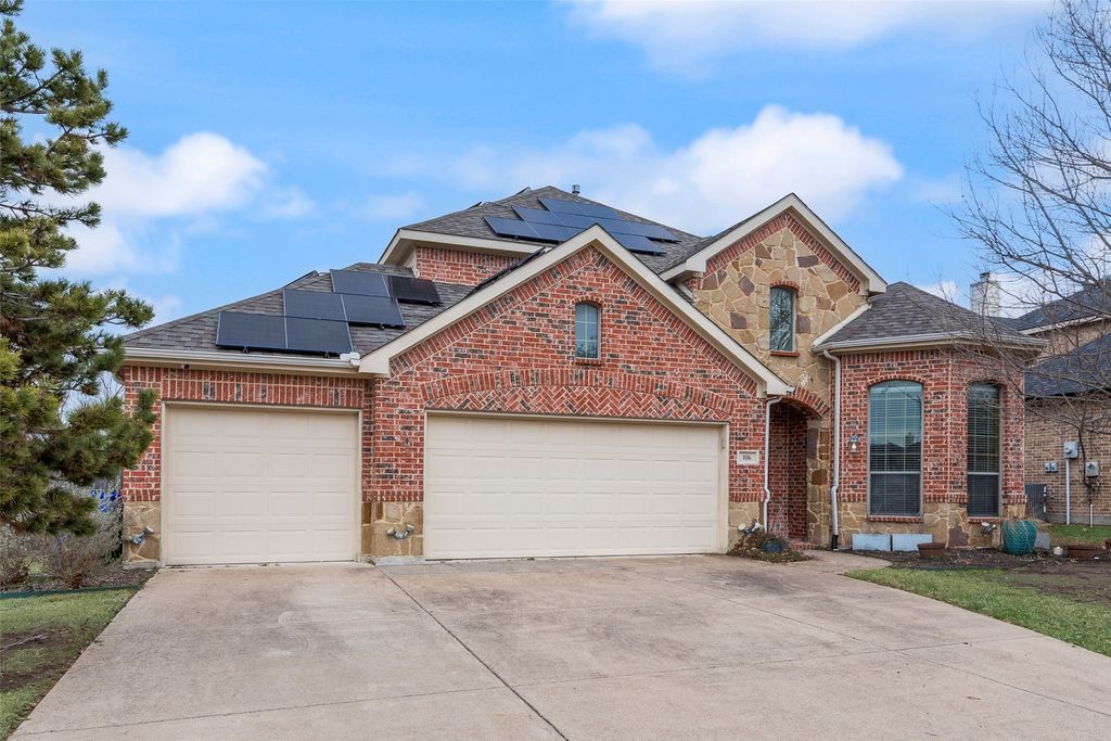 106 Stone Drive, Forney, TX 75126