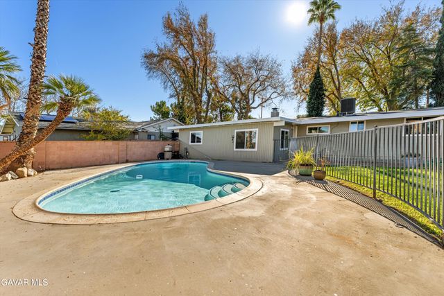 5121 W M-4, Lancaster, CA 93536