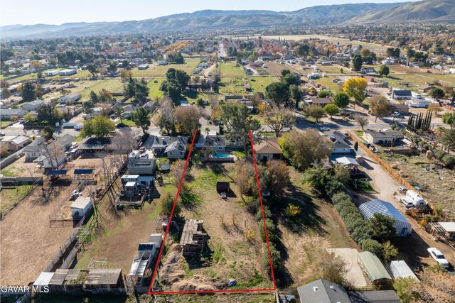 5121 W M-4, Lancaster, CA 93536