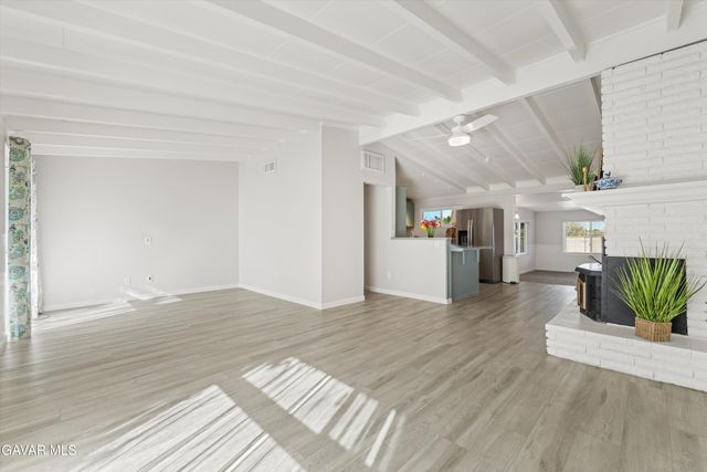 5121 W M-4, Lancaster, CA 93536