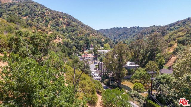 2250 Benedict Canyon Drive, Beverly Hills, CA 90210