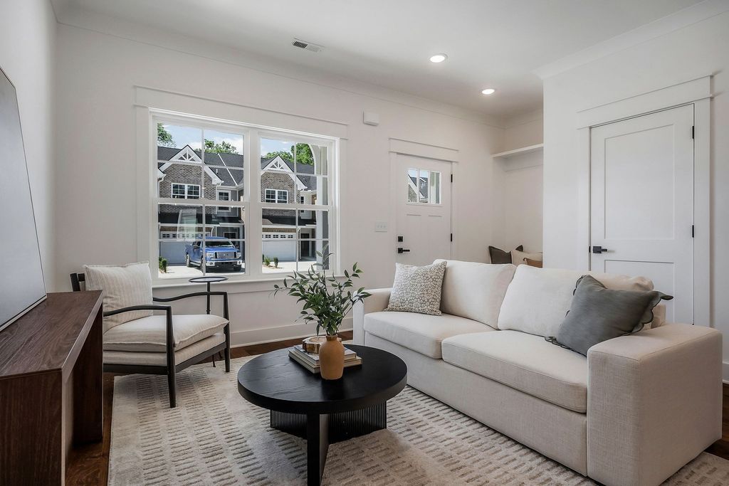 211 S High St Apt 22, Mcminnville, TN 37110