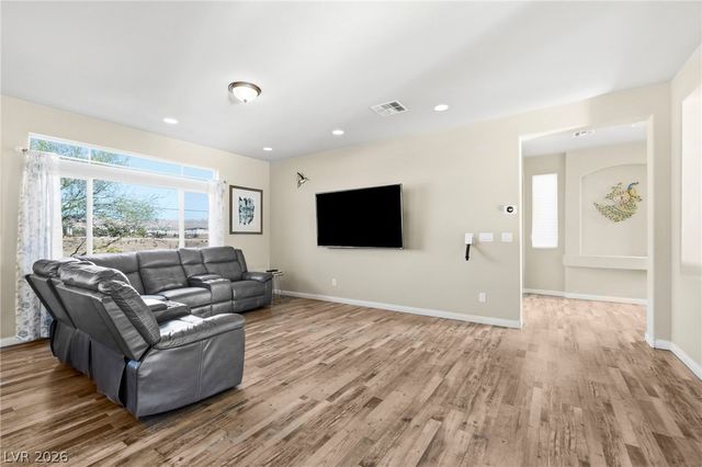 8565 Silver Coast Street, Las Vegas, NV 89139