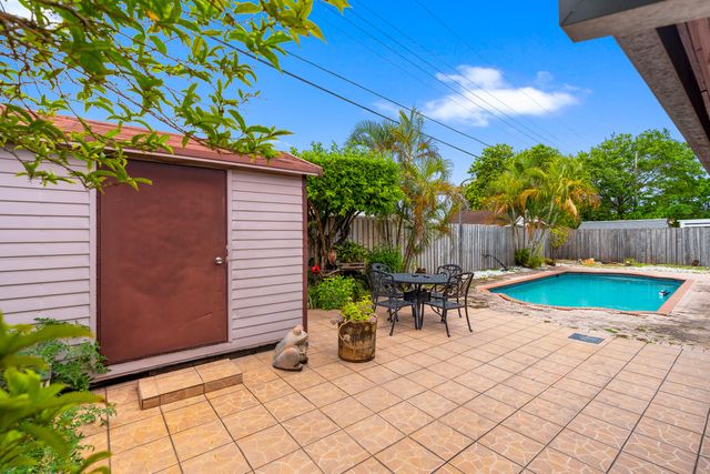 6160 W 14th Avenue, Hialeah, FL 33012