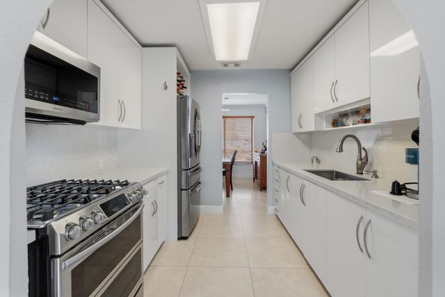 6160 W 14th Avenue, Hialeah, FL 33012