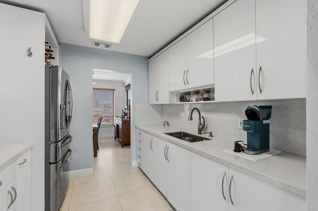 6160 W 14th Avenue, Hialeah, FL 33012