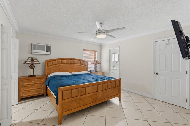 6160 W 14th Avenue, Hialeah, FL 33012