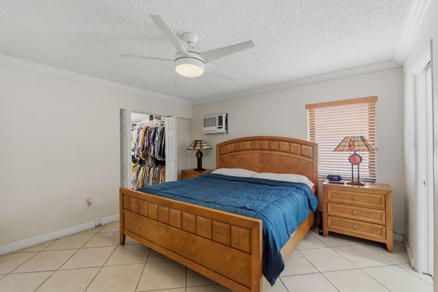 6160 W 14th Avenue, Hialeah, FL 33012