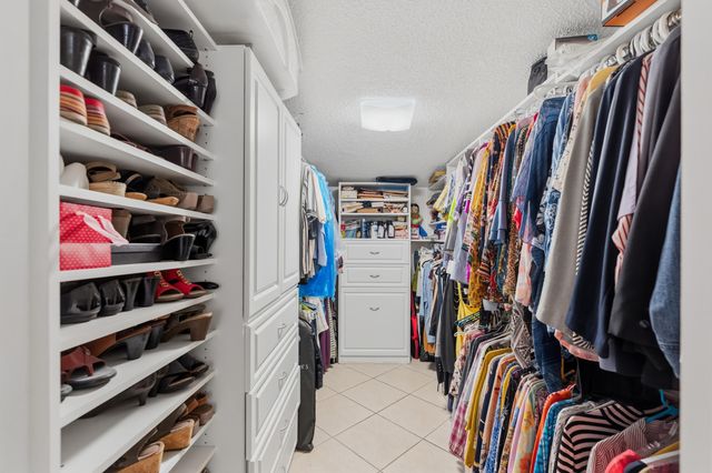 6160 W 14th Avenue, Hialeah, FL 33012