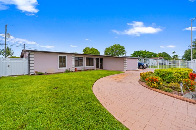 6160 W 14th Avenue, Hialeah, FL 33012