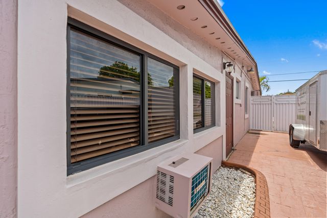 6160 W 14th Avenue, Hialeah, FL 33012