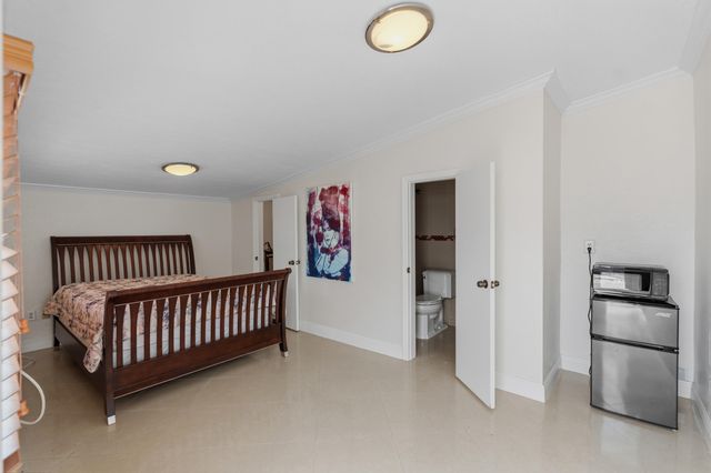 6160 W 14th Avenue, Hialeah, FL 33012