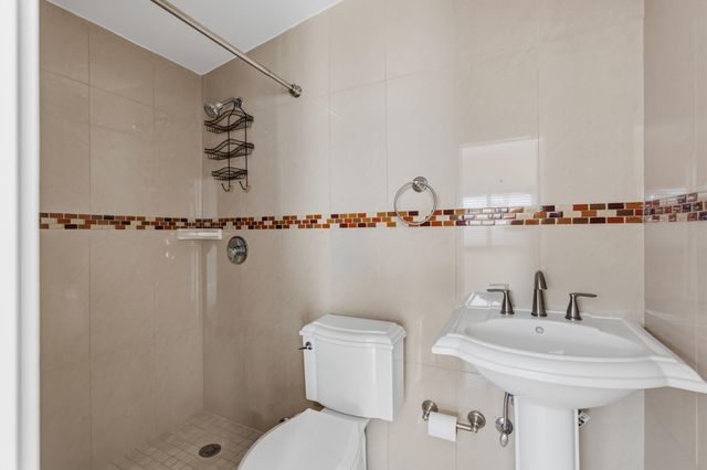 6160 W 14th Avenue, Hialeah, FL 33012