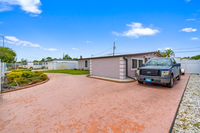 6160 W 14th Avenue, Hialeah, FL 33012