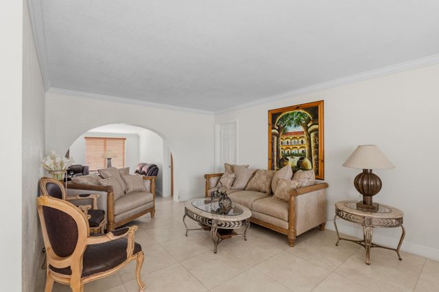 6160 W 14th Avenue, Hialeah, FL 33012